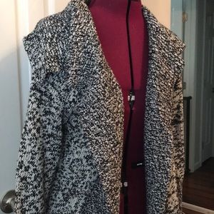 Gap white and black sweater cardigan
